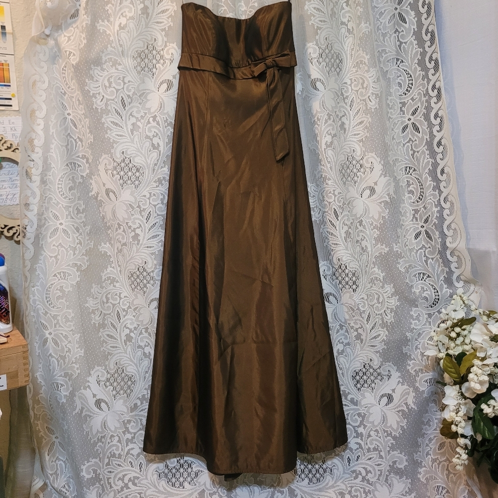 Vera Wang Rich Brown Satin Evening Gown/Bridesmaid Dress Size 10